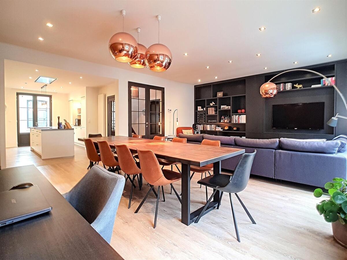 Zeer knappe woning met handelsgelijklvoers en ruime opslagplaatsen/multifunctionele ruimtes - Knokke 