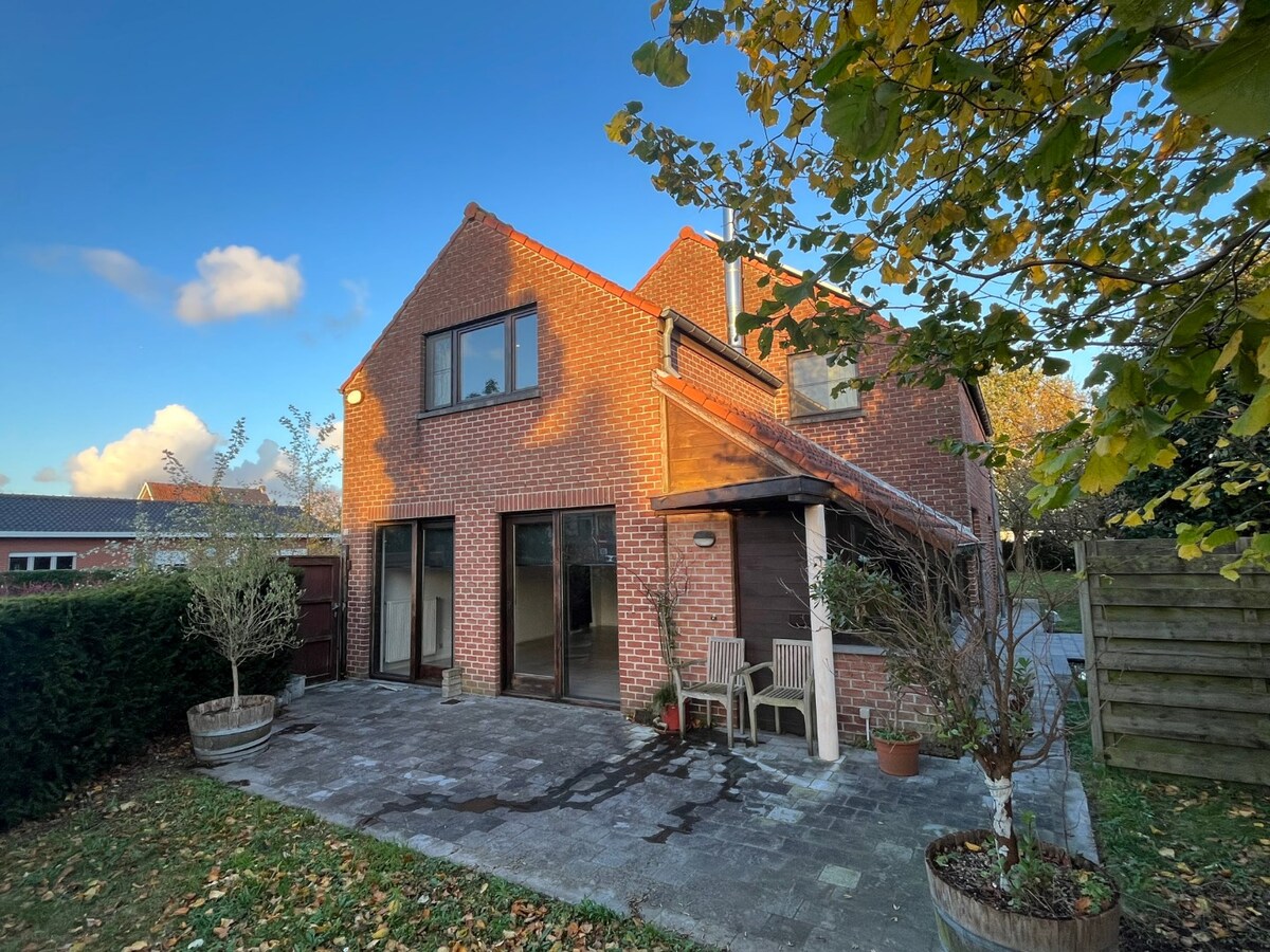 Ruime gezinswoning nabij centrum Deinze 