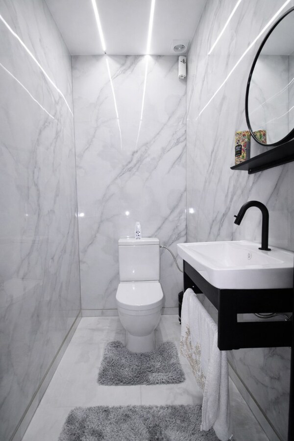 Te koop: Charmante halfopen gezinswoning met 4 slaapkamers en zuidgerichte tuin in hartje Sint-Niklaas! 