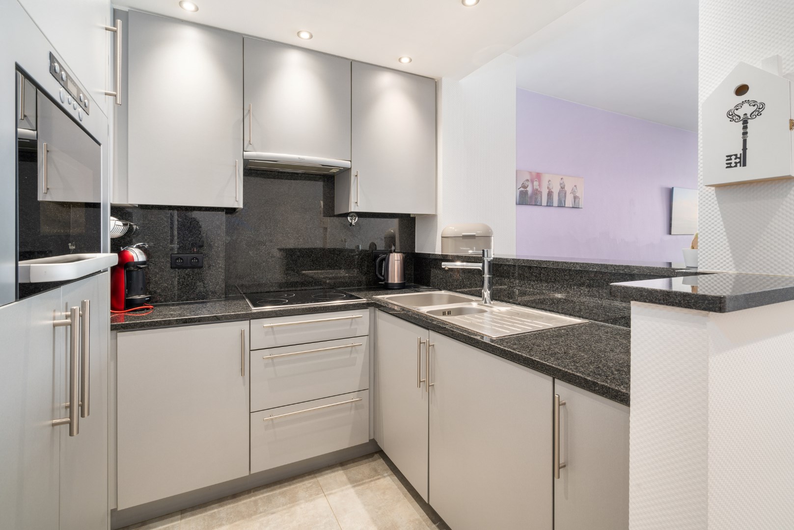 INSTAPKLAAR APPARTEMENT MET 1 SLAAPKAMER IN CENTRUM OOSTENDE 