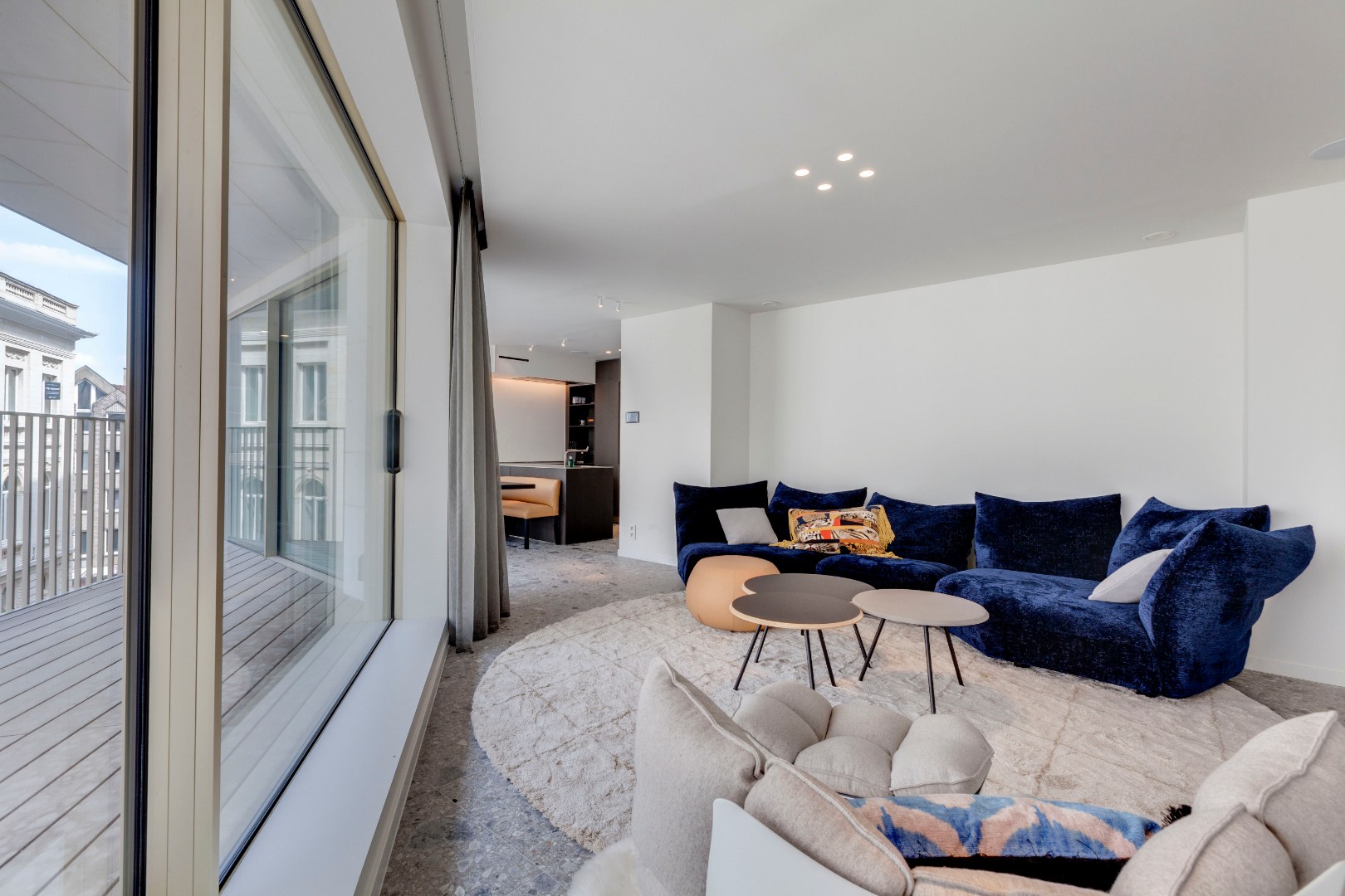 Gemeubeld en luxueus appartement  met parking te Kouterdreef 