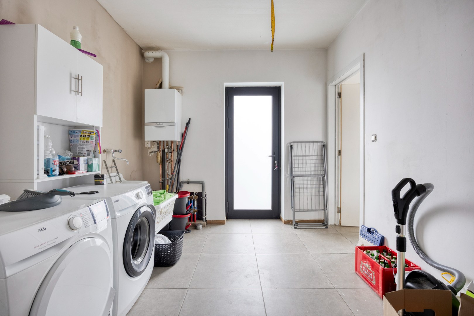 Berging-wasplaats met buitendeur
