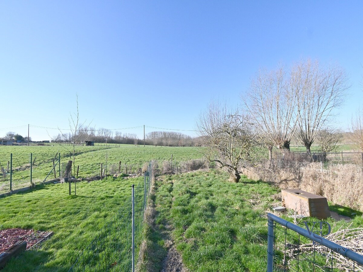 Half Open Bebouwing, met afzonderlijke tuin. 