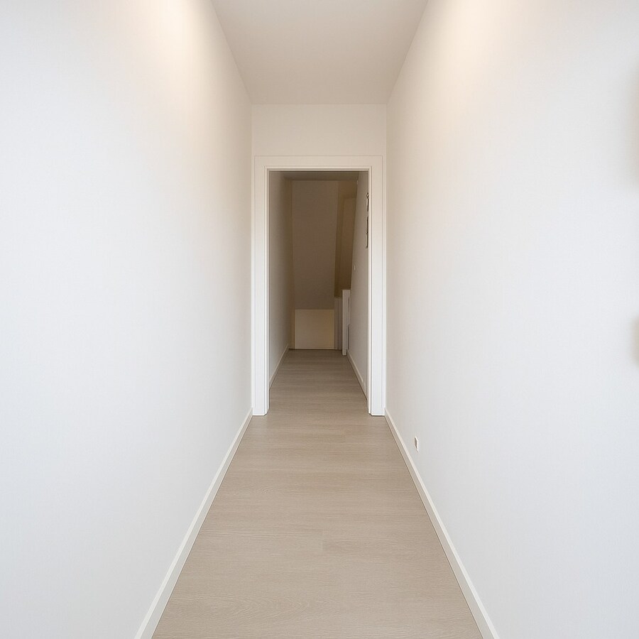 Te koop: Uitzonderlijk ruime stadswoning met 6 slaapkamers, garage en tuin in het hart van Sint-Niklaas! 