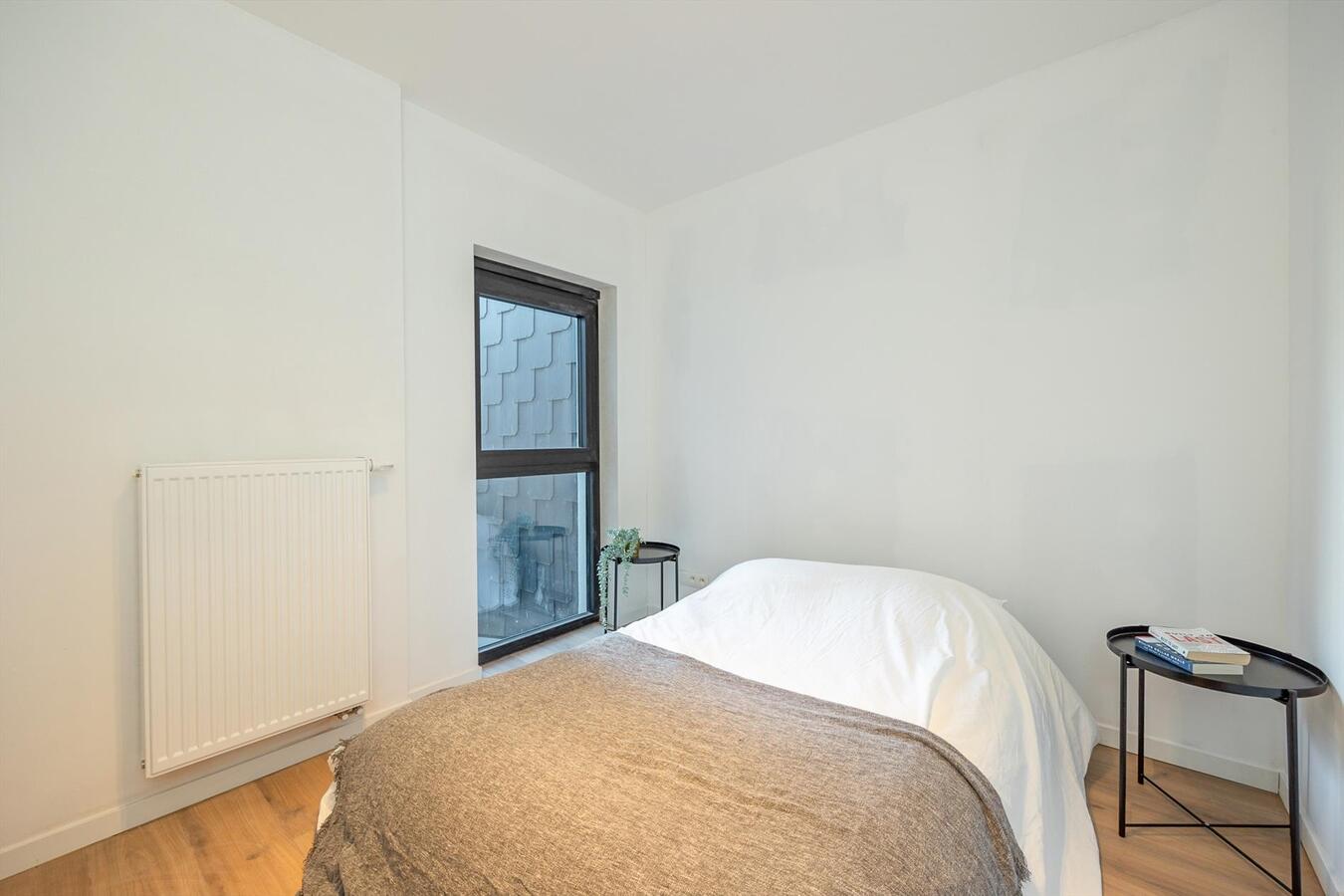 Gerenoveerd appartement met ruim terras te Mortsel! 