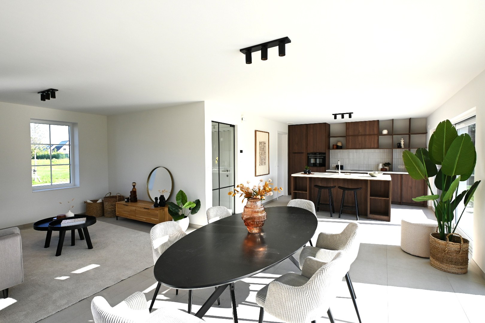 Instapklare nieuwbouwwoning met 3 slaapkamers en tuin op 681 m² 
