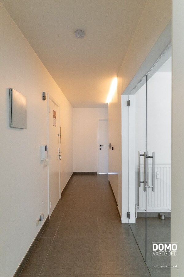 RUIM 2-SLAAPKAMERAPPARTEMENT MET TWEE TERRASSEN EN ENERGIELABEL B 