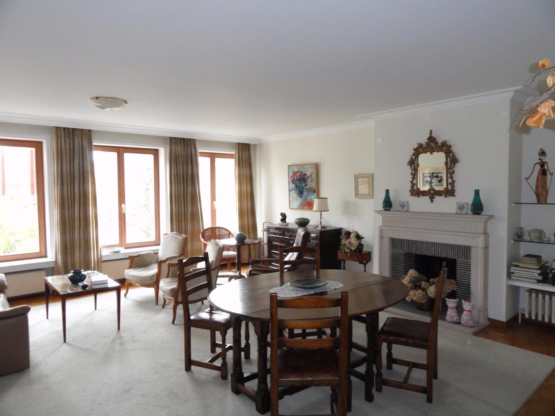 Groot lichtrijk appartement met zicht op Augustijnenrei 