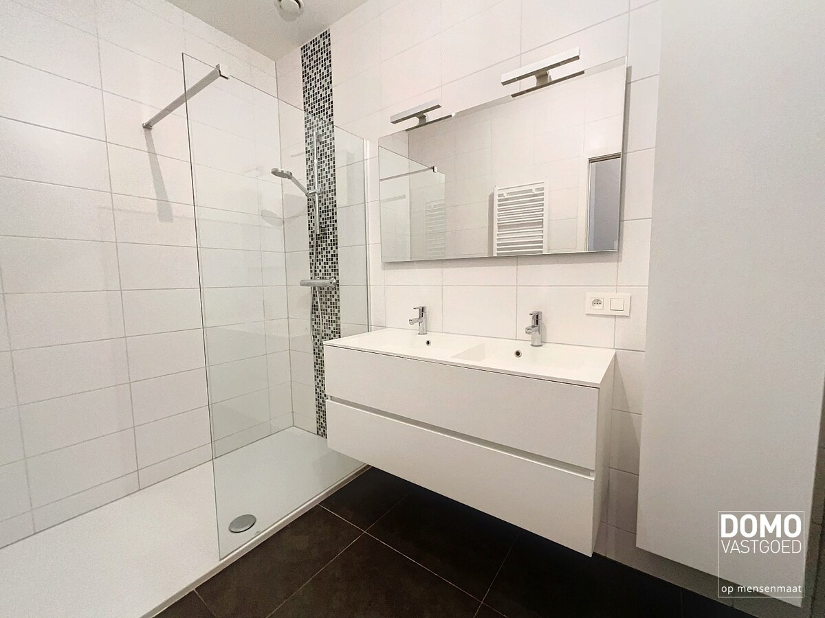 Appartement in het centrum van Hasselt met 2 slaapkamers, 1 ondergrondse parkeerplaats en een mooi terras, 91m² bewoonbare oppervlakte 