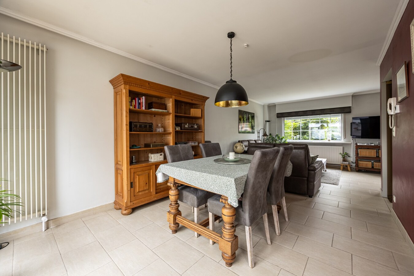 HOB met 3 slpk, garage en tuin nabij Schoten centrum! 