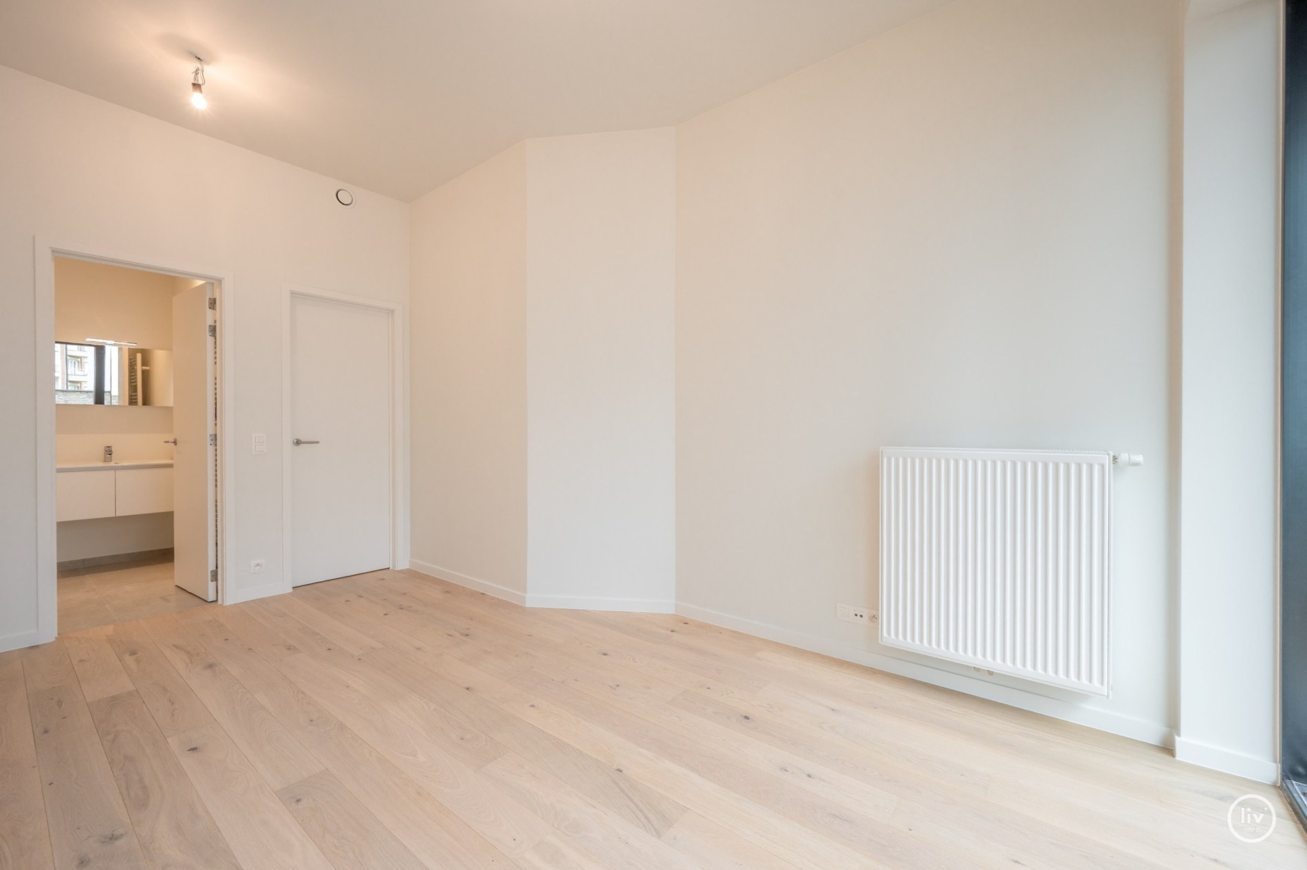 OPENDEURDAG - Zaterdag 15.09 - tussen 16u-18U: Nieuwbouw-duplex op de gelijkvloerse &amp; eerste verdieping  gelegen te Lentelaan in  Duinbergen met zongerichte terrassen. 