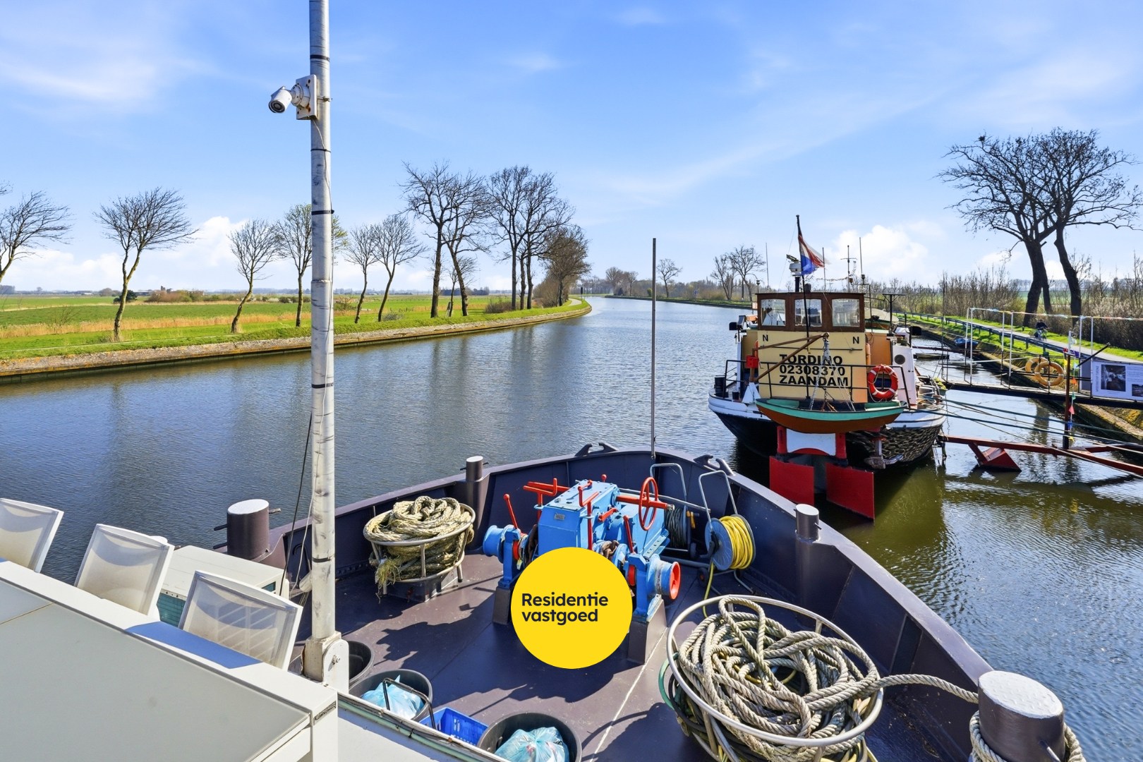 Unieke woonboot met B&amp;B en vergunde ligplaats in Plassendale 