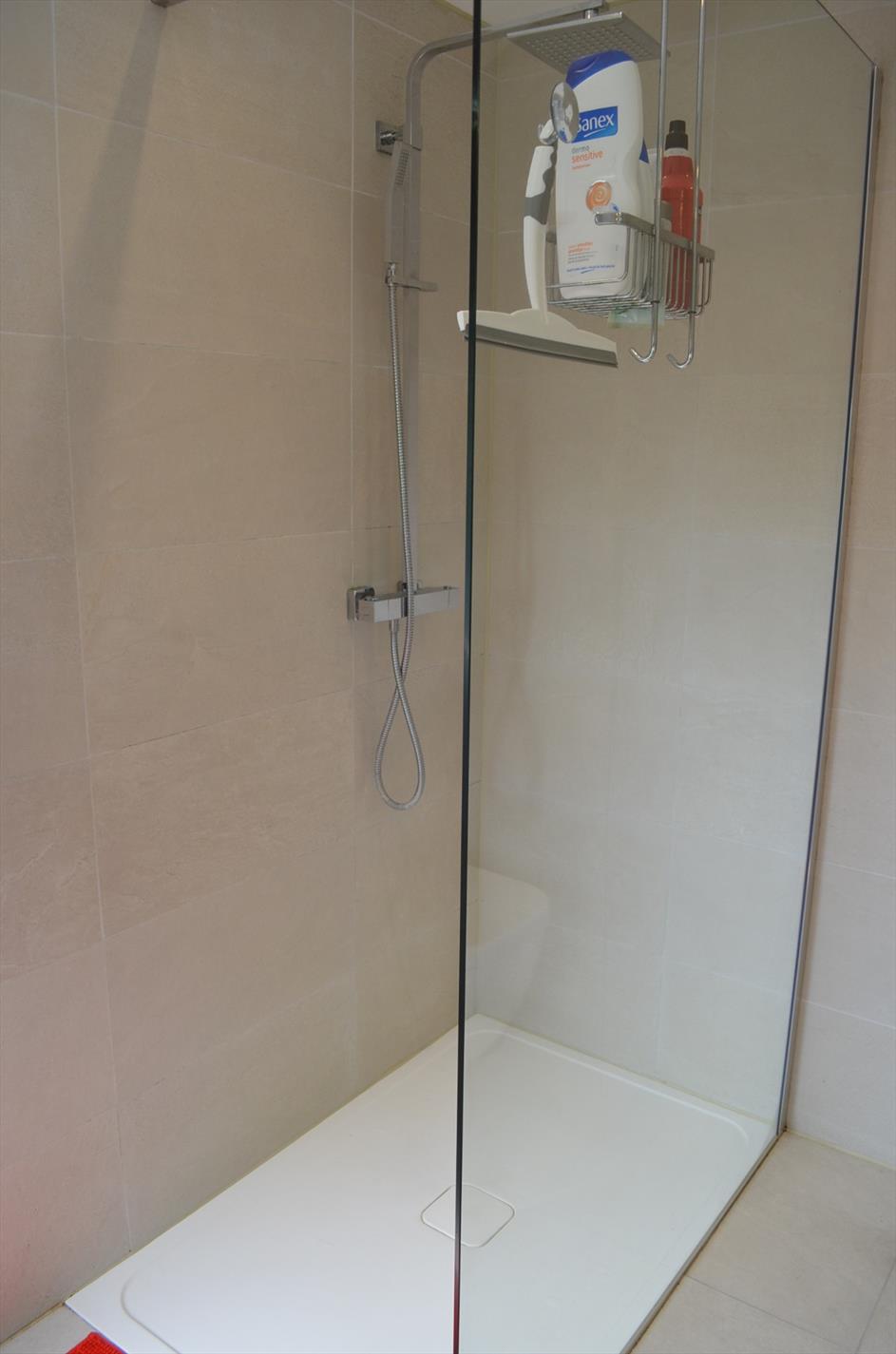 Energiezuinige woning met 3 slpks, 2 badkamers, garage en tuin rustig gelegen te Ertvelde 