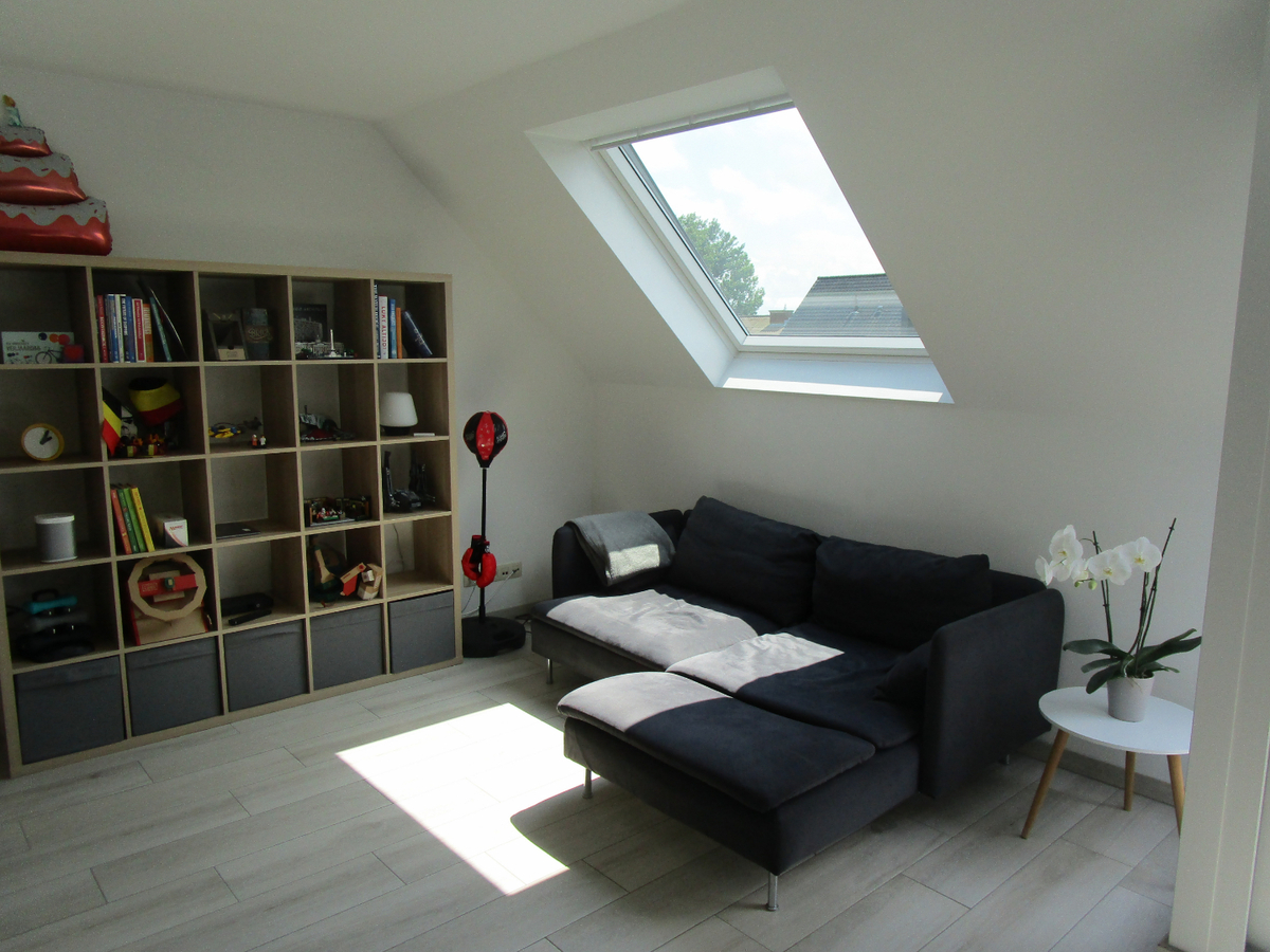 LUXUEUS 3-SLPK-APPARTEMENT  (zonder vaste kosten!). 
