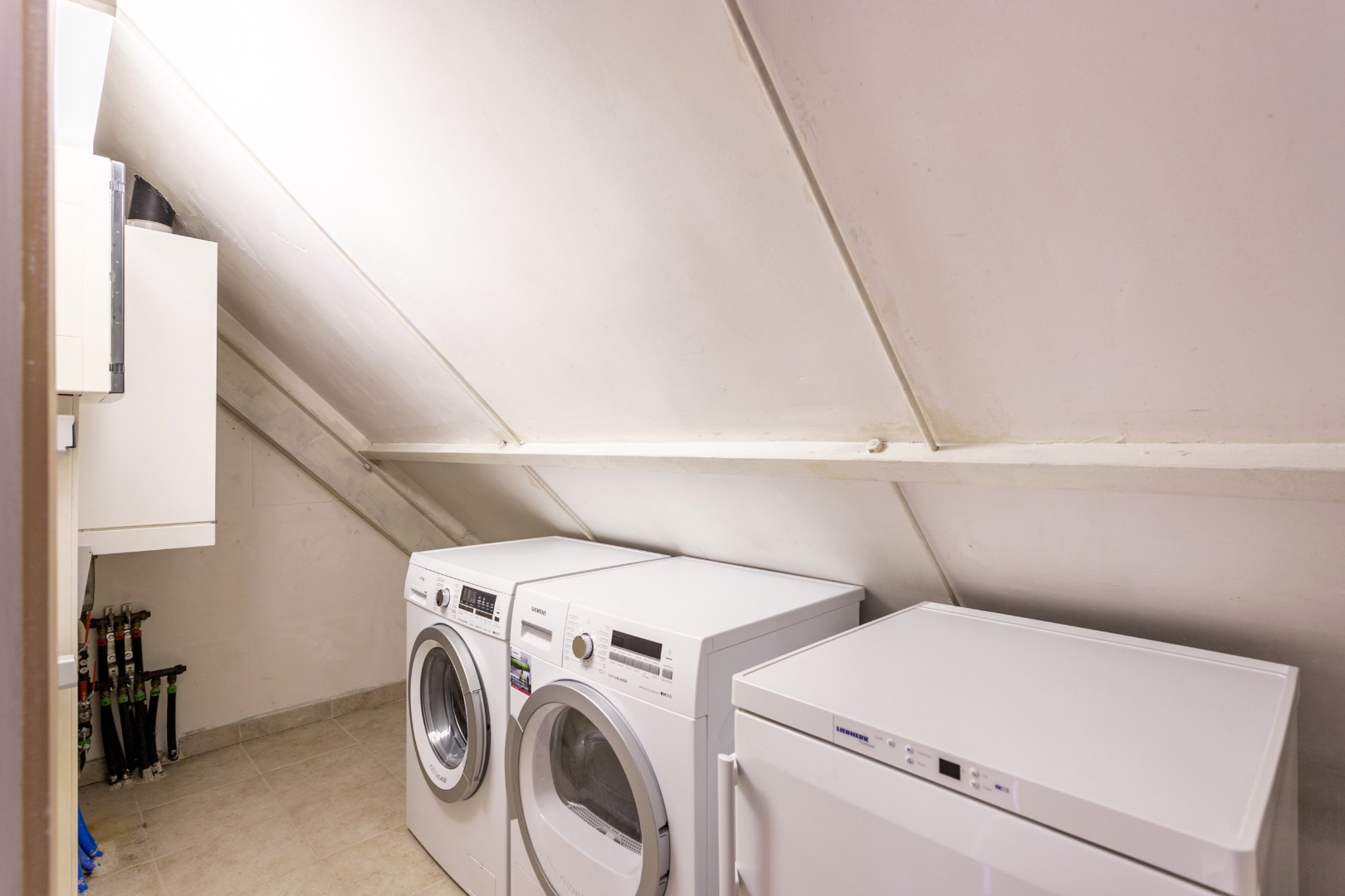 Uniek gelegen 1-slpk-appartement met ruim terras en garage in het Kluisbos 