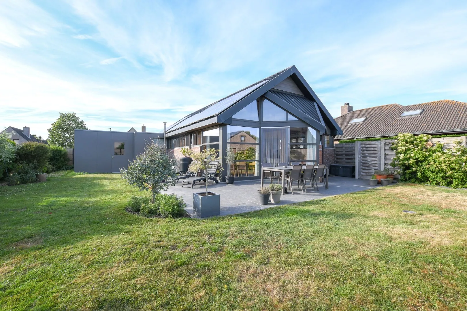 Instapklare en energiezuinige villa in rustige residentiële woonwijk te De Haan – Klemskerke