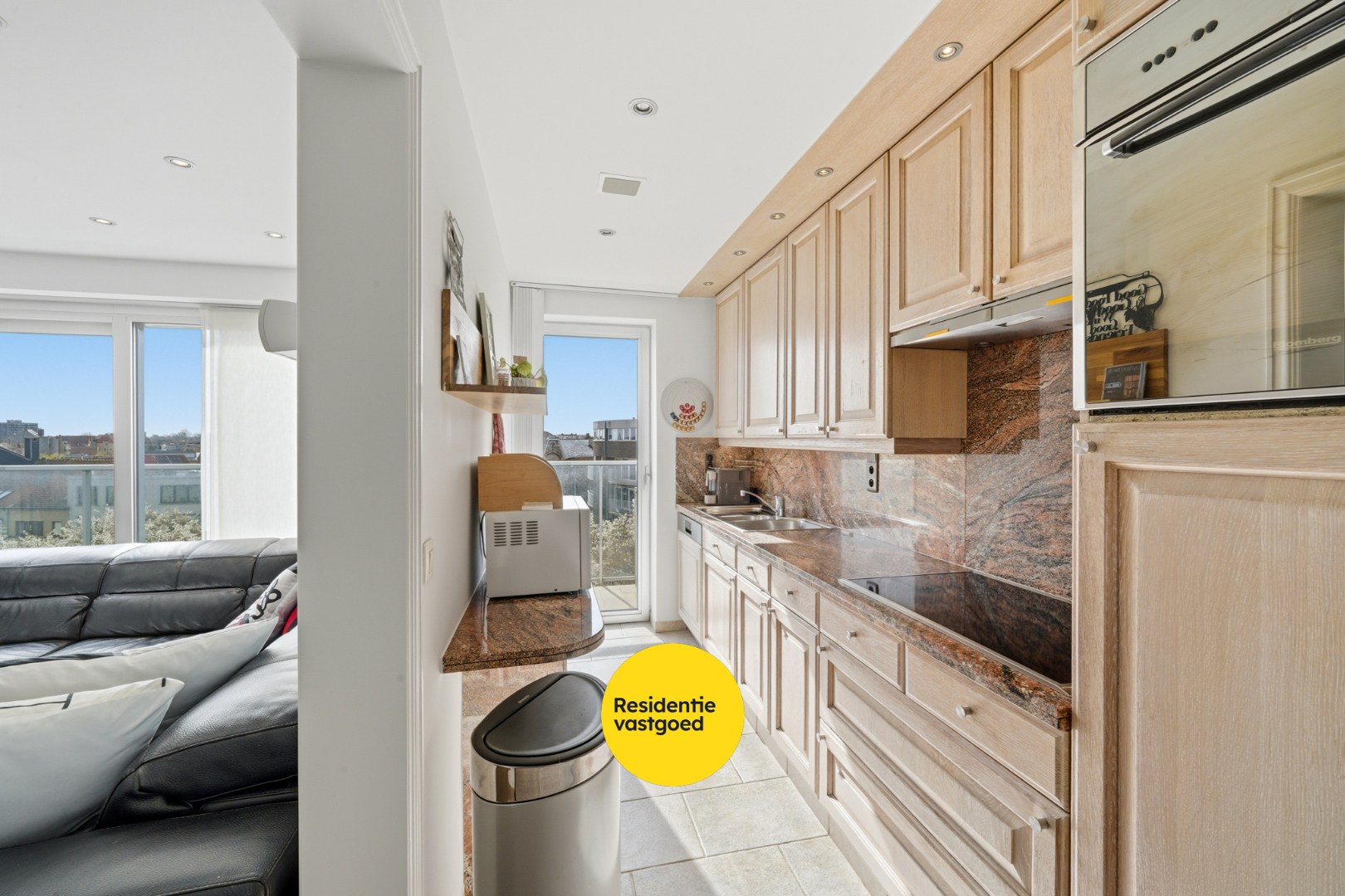 Ruim appartement met 3 slaapkamers, 2 terrassen, garage en staanplaats in Oostende 