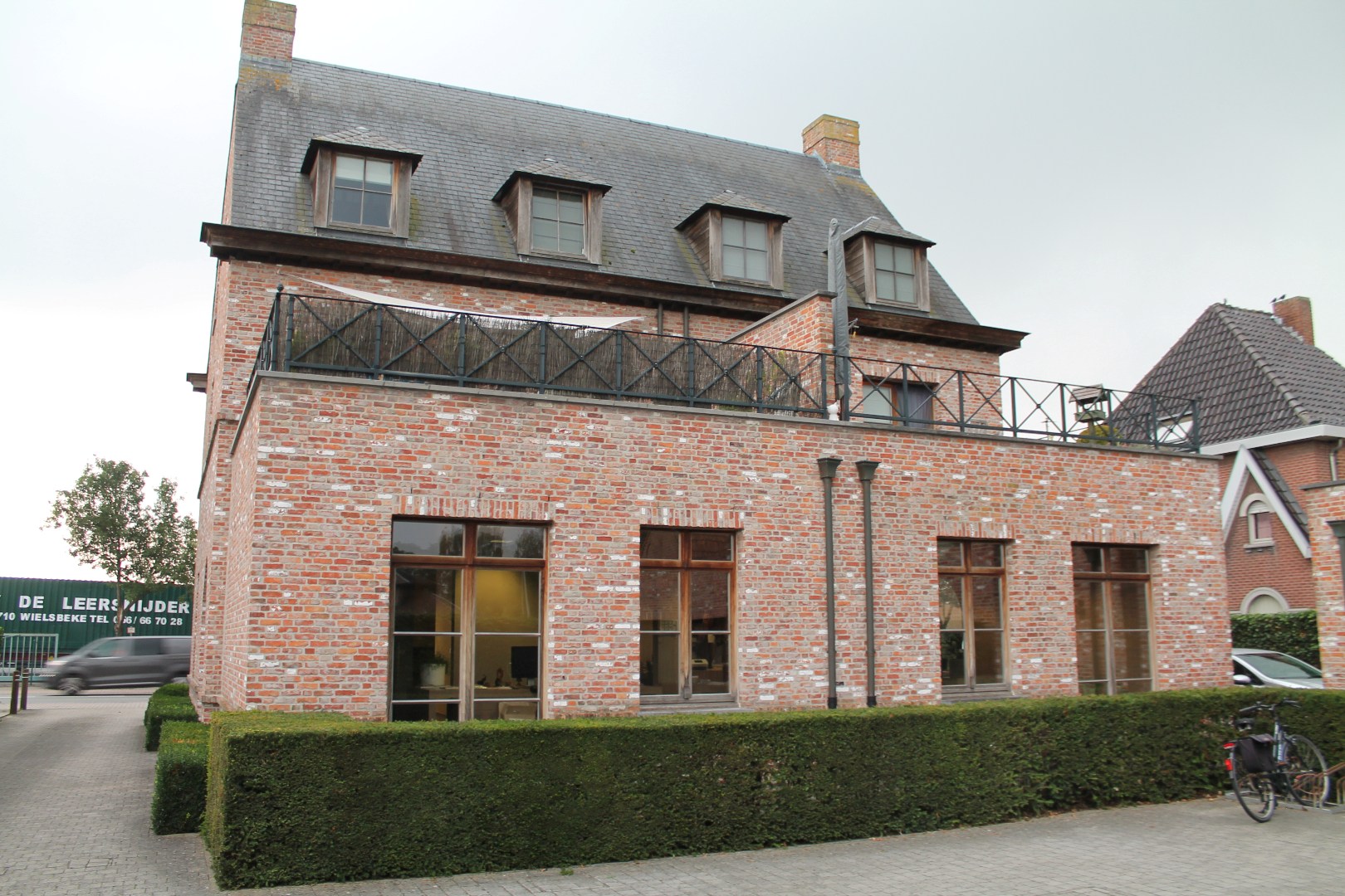 Stijlvol duplex appartement met 3 slaapkamers en groot terras 