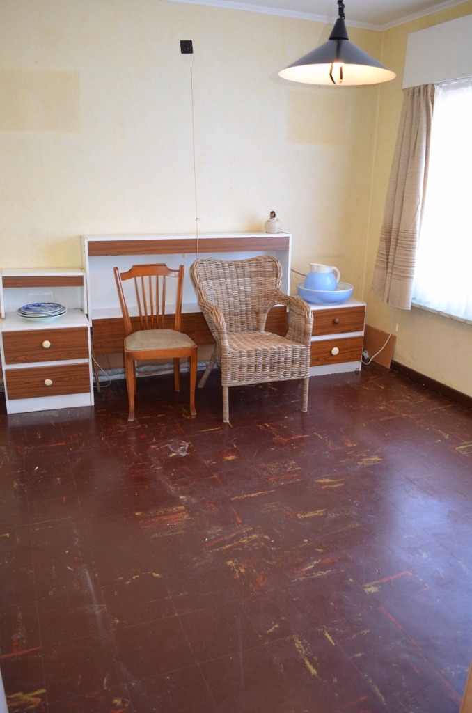 Te renoveren woning met garage nabij centrum Maldegem 