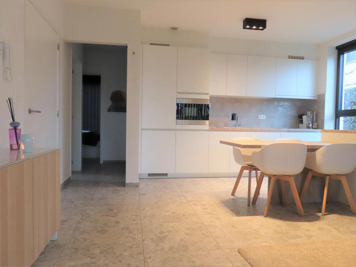 Gelijkvloers BEN - nieuwbouwappartement gelegen te Viversel. 