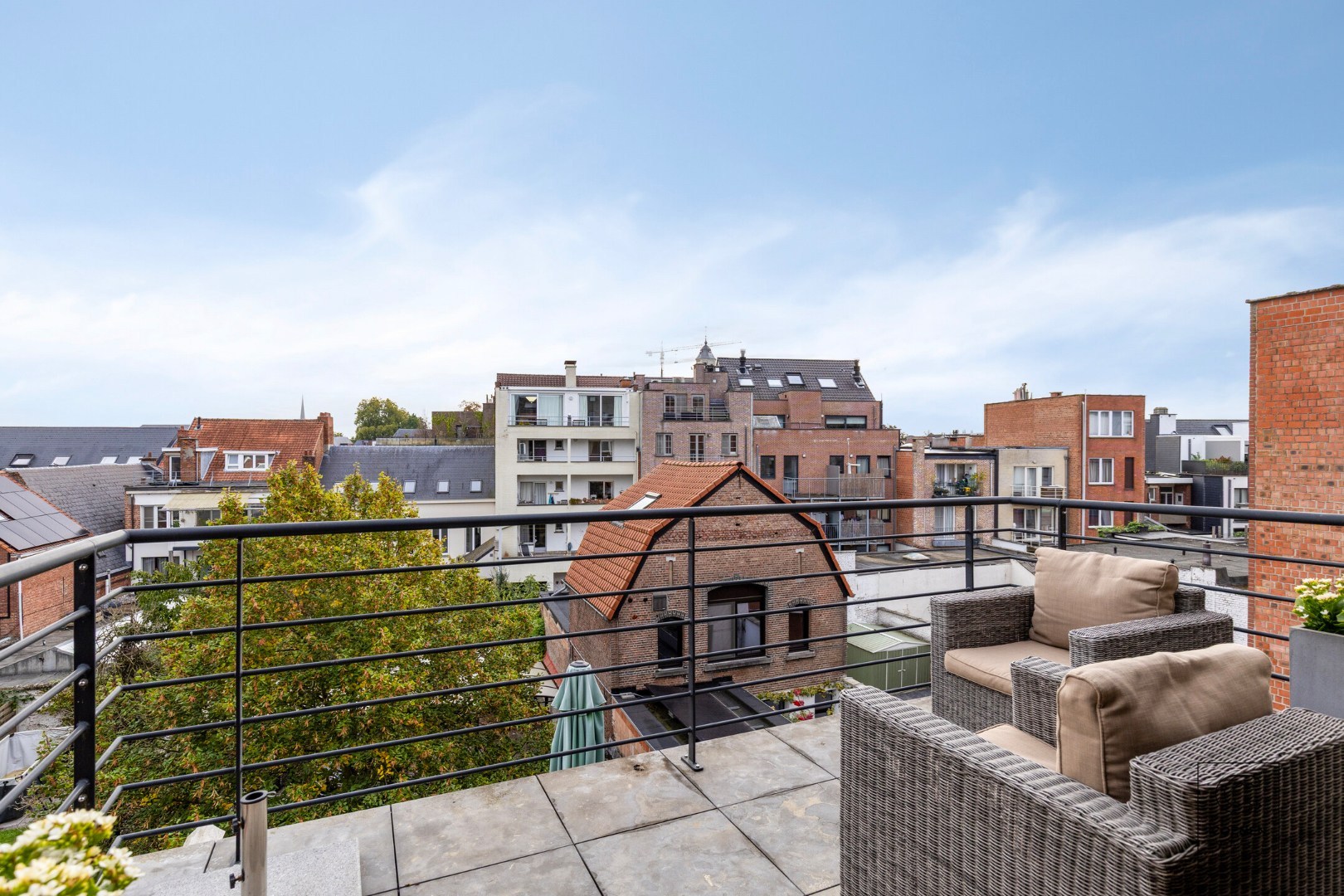 Prachtig duplux appartement met een bew. opp. van 120 m², twee slpk en 2 x terras op een absolute toplocatie te  centrum Lier! 