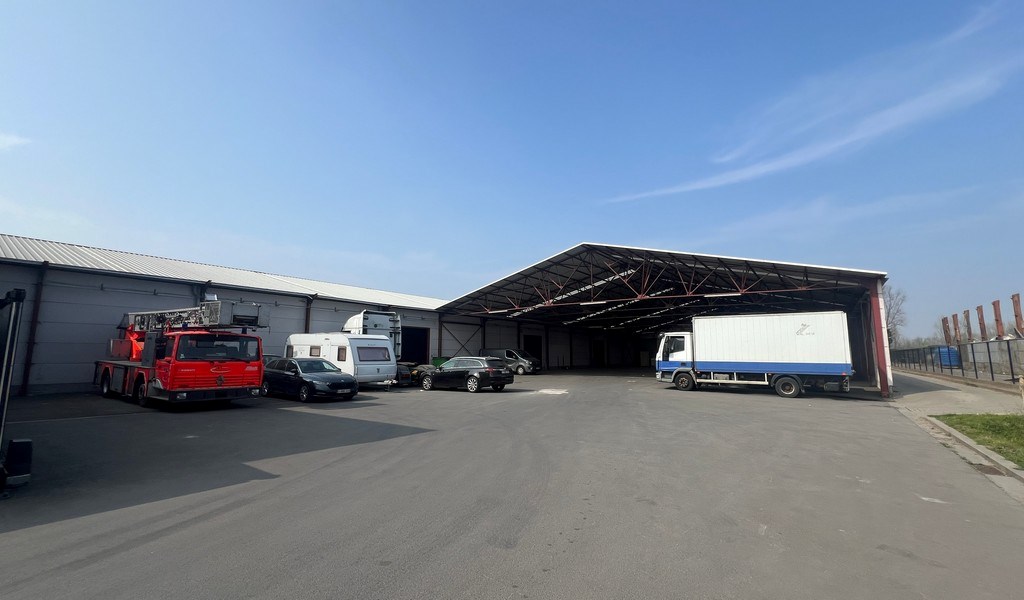 Recent bedrijfsgebouw met prachtige kantoren te huur in Lokeren