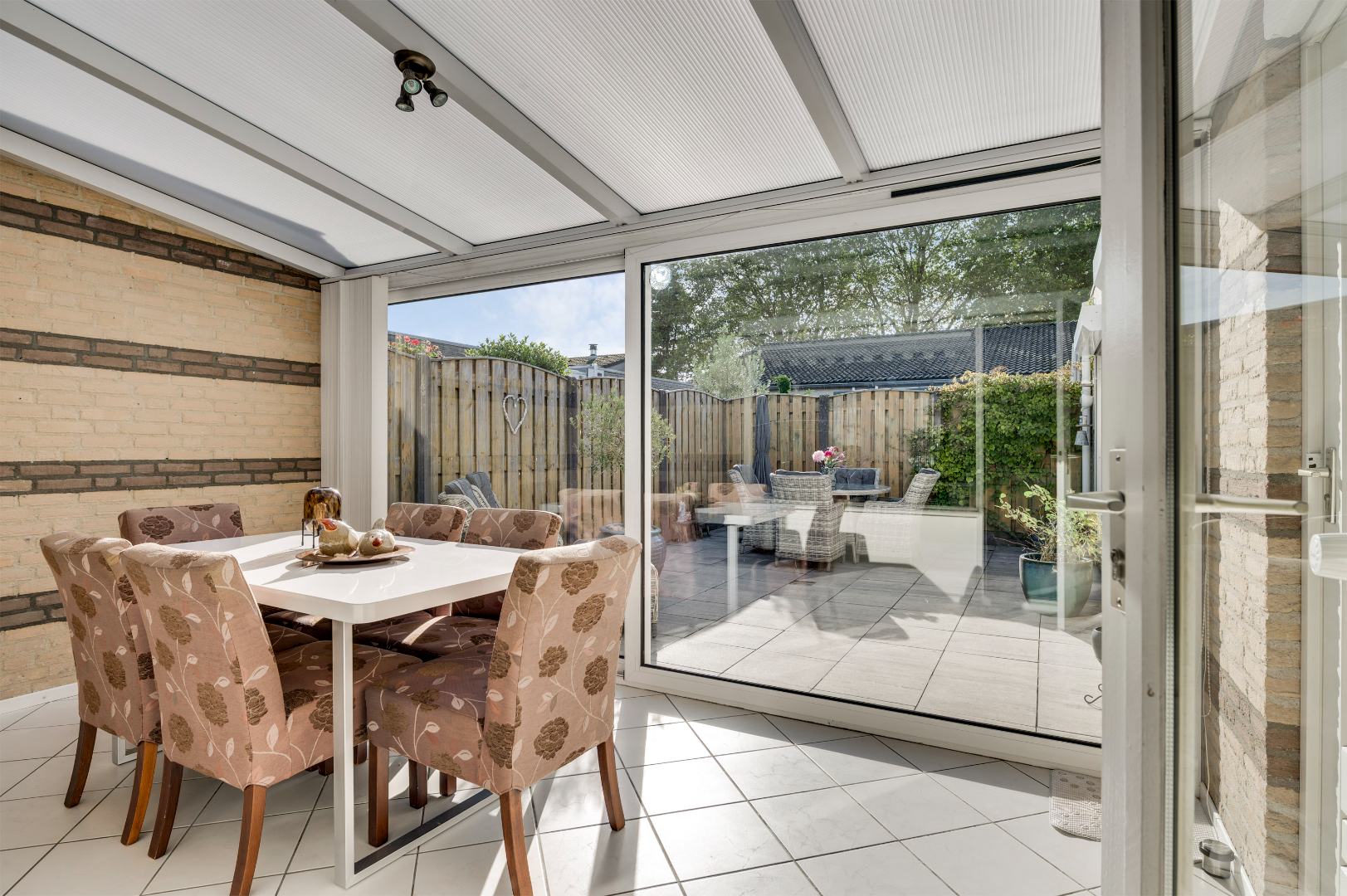 Ruime patiowoning in Weert: 3 slaapkamers, tuin op het zuiden, garage en comfortabele woonruimte van 100 m² – ideaal voor gezinnen! 