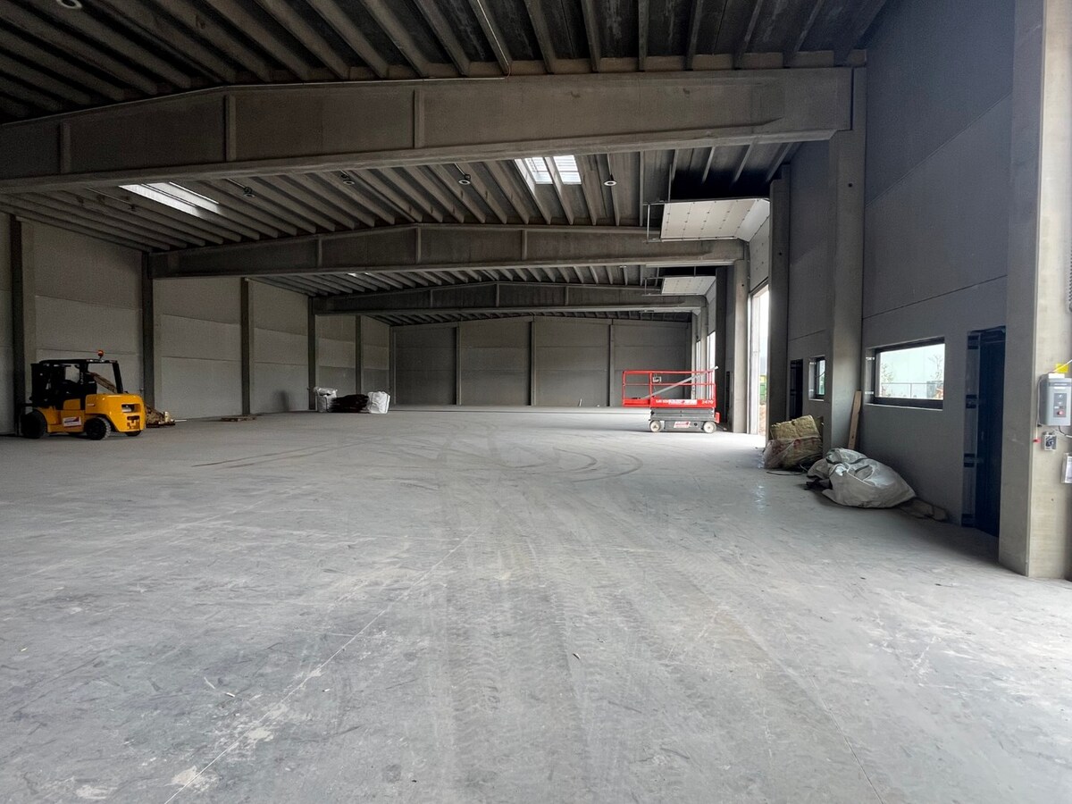 Loods - uitstekend gelegen. 