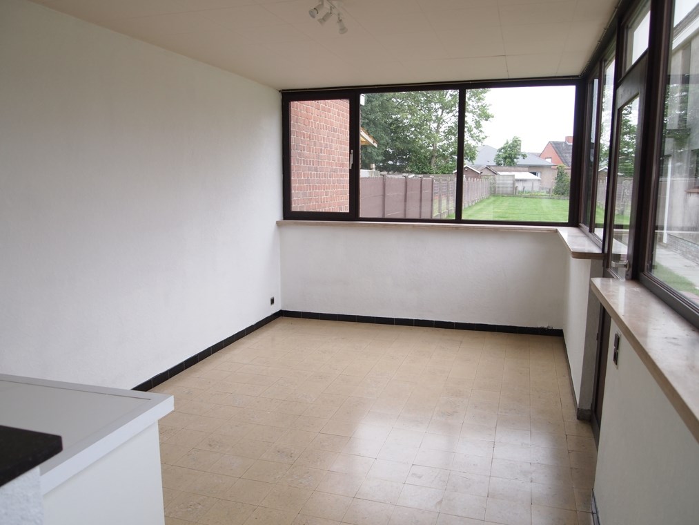 Ruime halfopen woning met tuin en garage op zeer rustige ligging! 