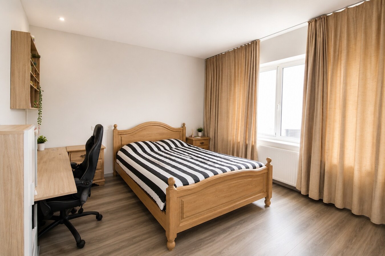 Te koop: Ruime en instapklare gezinswoning met 4 slaapkamers, stadstuin en EPC C in het centrum van Sint-Niklaas 