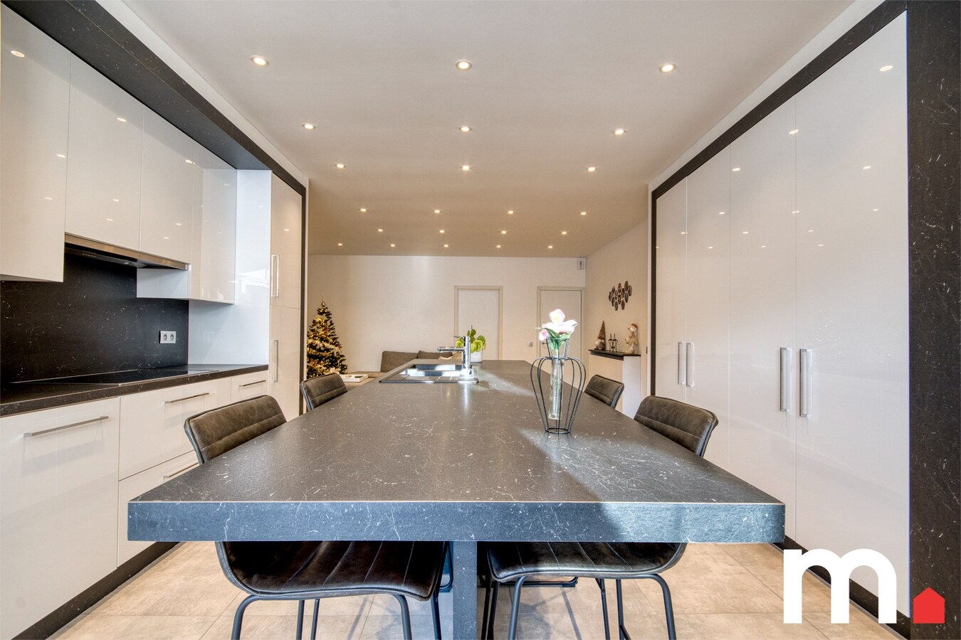 Instapklare woning te Izegem met 5 slaapkamers nabij het centrum TOPPER! 