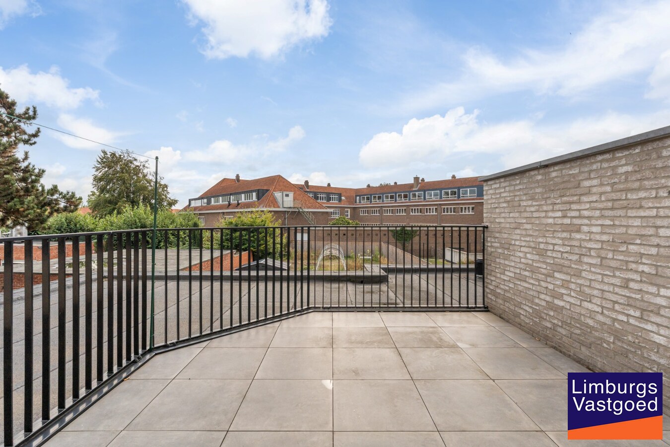 Appartement (80m²), 2 slpk, 2 ruime terrassen, autostaanplaats + kelderberging 