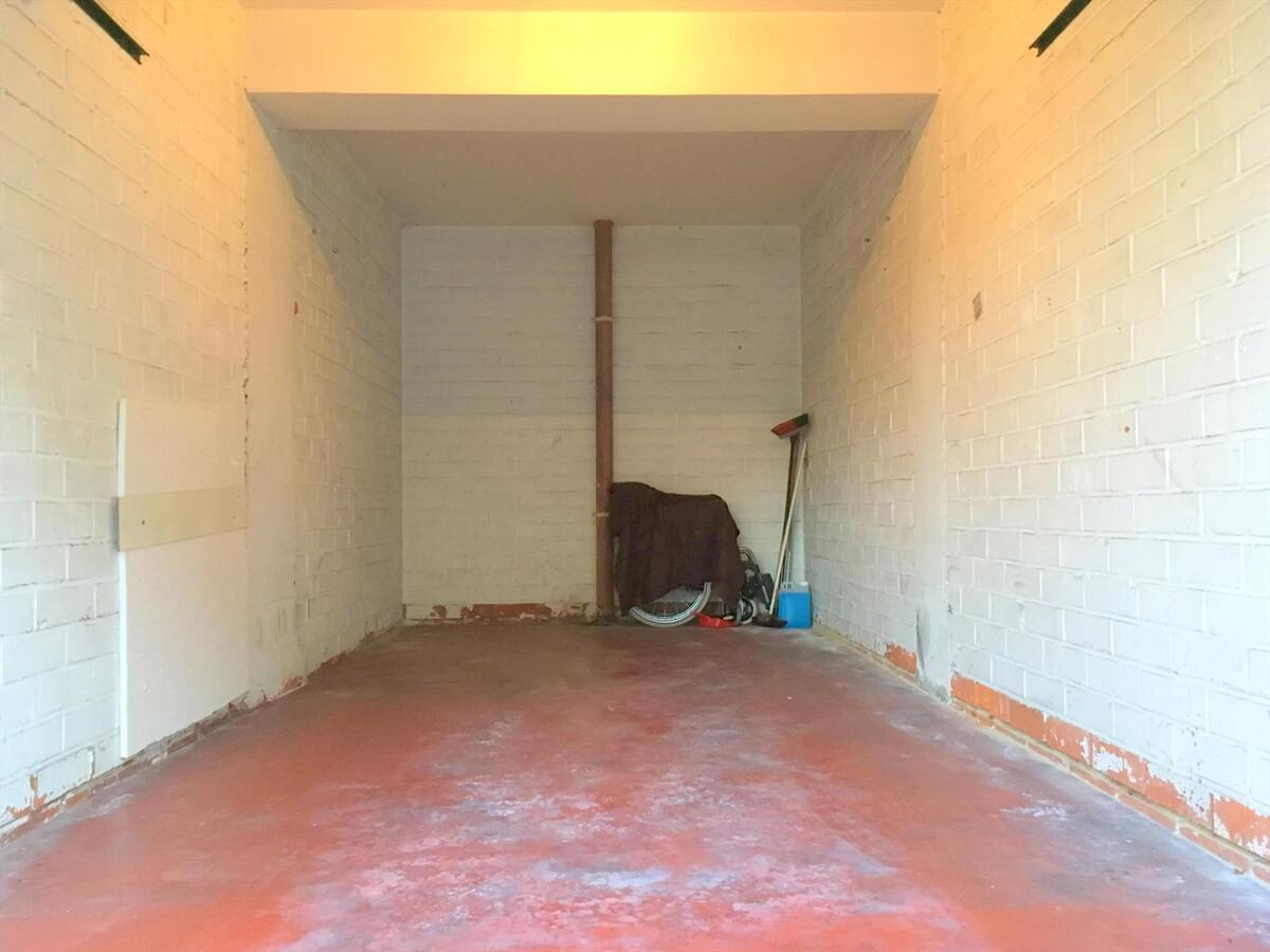 Garagebox te Sint-Andries 