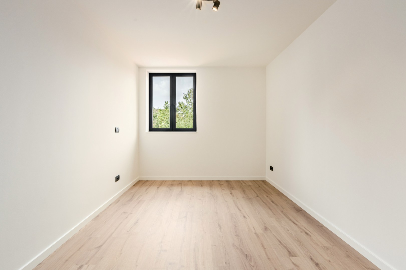 Exclusieve nieuwbouwwoning te huur met 3 slaapkamers in het hart van Brugge 