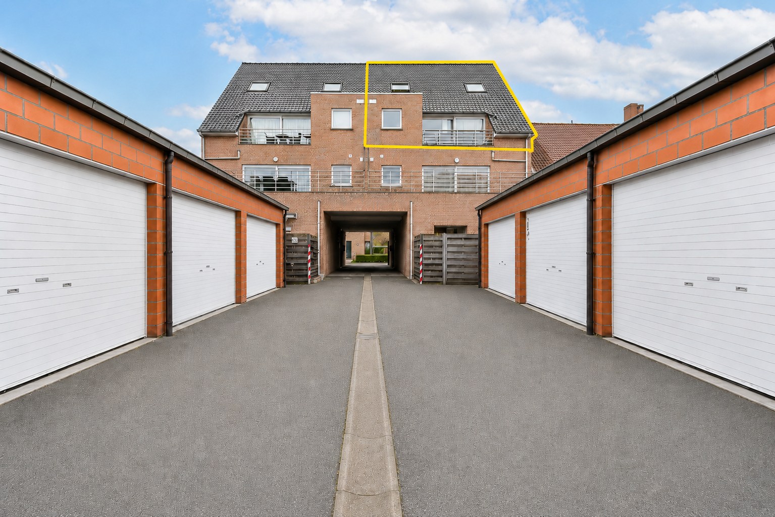 Duplexappartement met twee slaapkamers op rustige ligging in centrum Gistel 