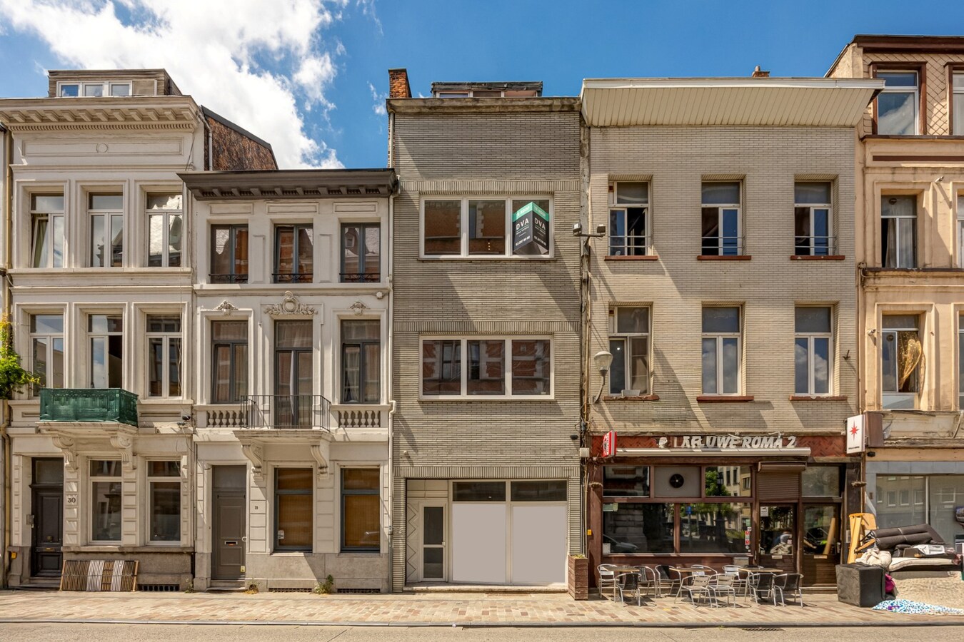 Gerenoveerd appt. met terras aan het Moorkensplein! 