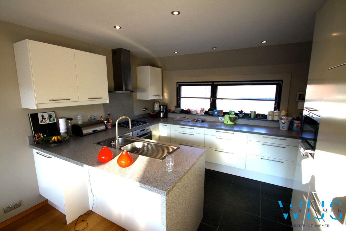 Prachtige stijlvolle woning vlakbij het station Gent-Sint Pieters! 