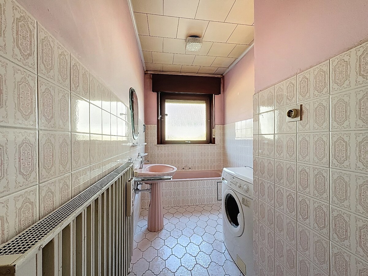 Goed onderhouden seventies bungalow op 19 are te Grimminge 