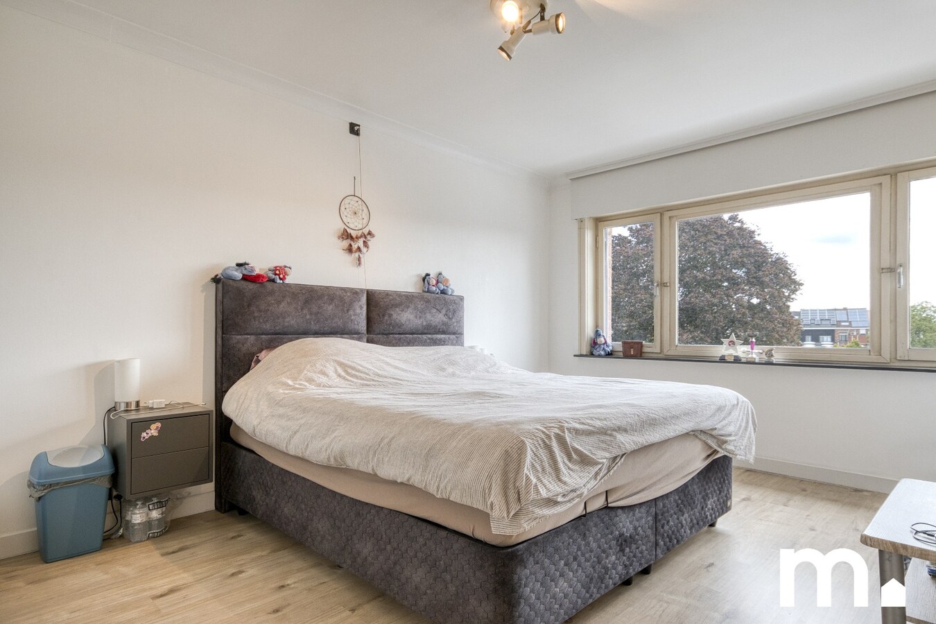 Ruime, centraal gelegen gezinswoning met garage te koop in Wevelgem ! 