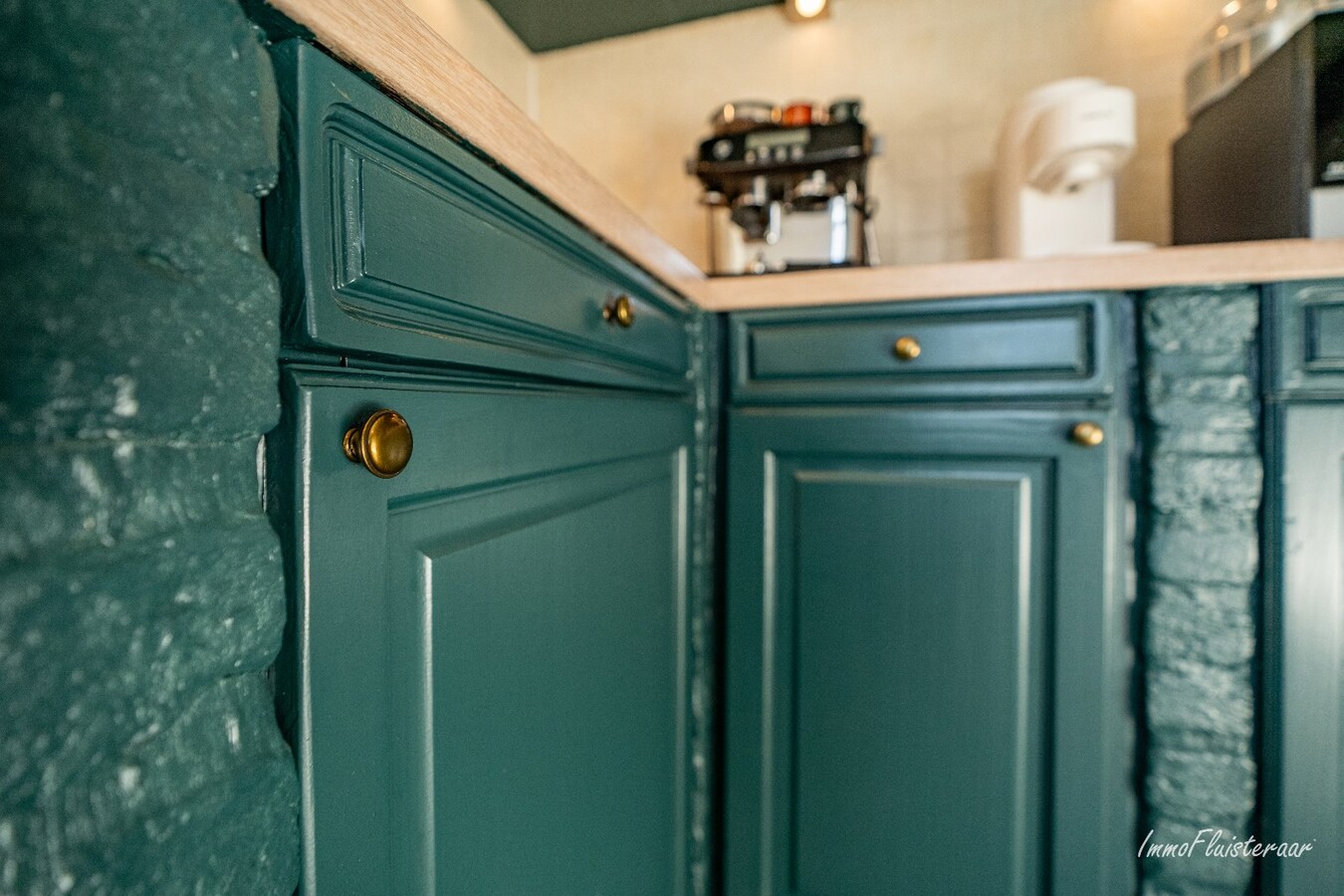 Charmante maison prête à emménager avec des installations pour chevaux sur environ 75a à Waanrode. 