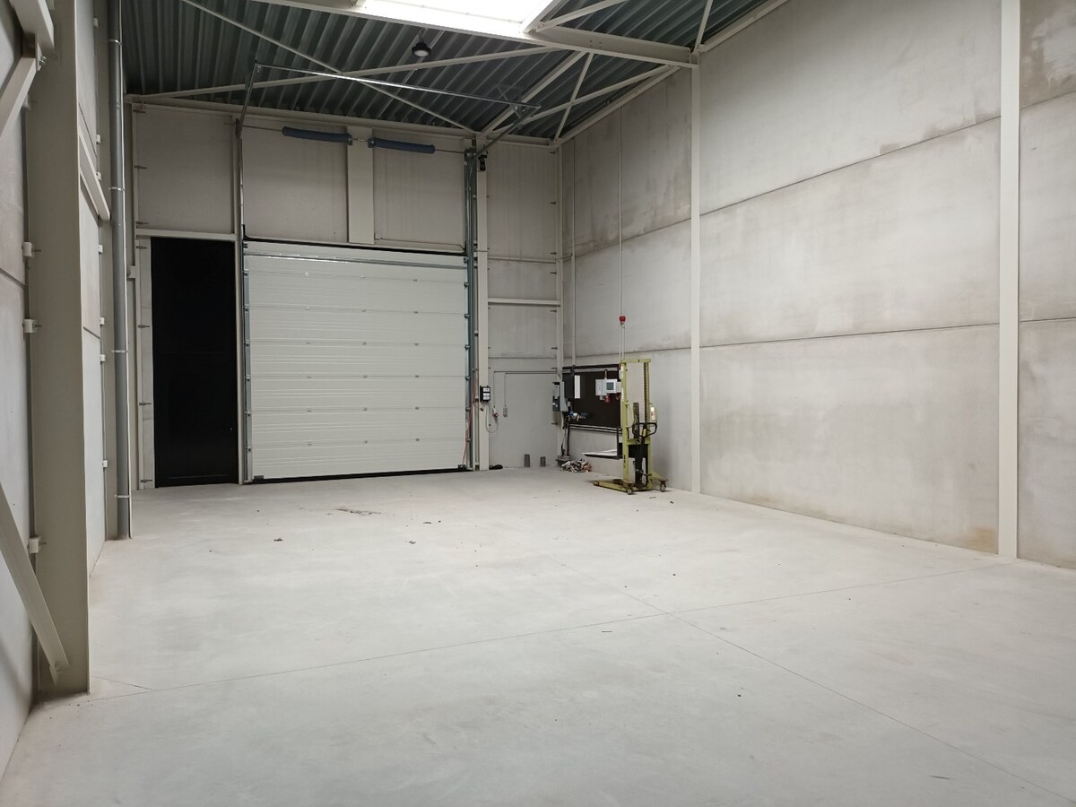 Centraal gelegen KMO-unit langs de grote ring van Hasselt 