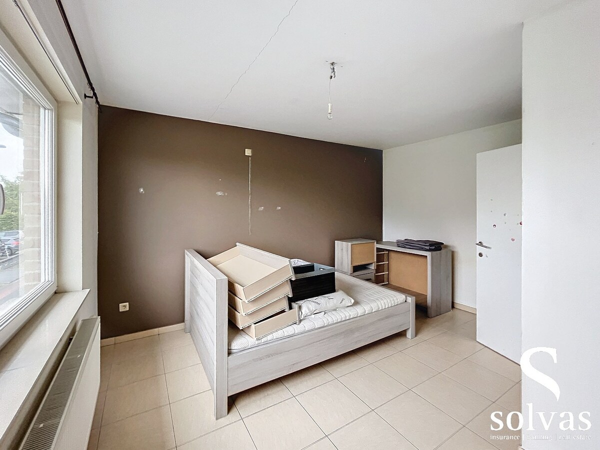 Drieslaapkamer woning in centrum Lotenhulle met tuin en garage 