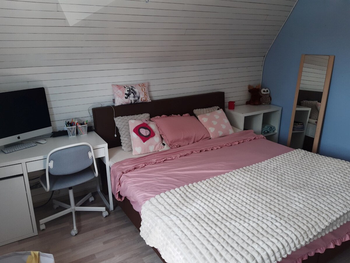 Praktische gezinswoning met leuke tuin. 