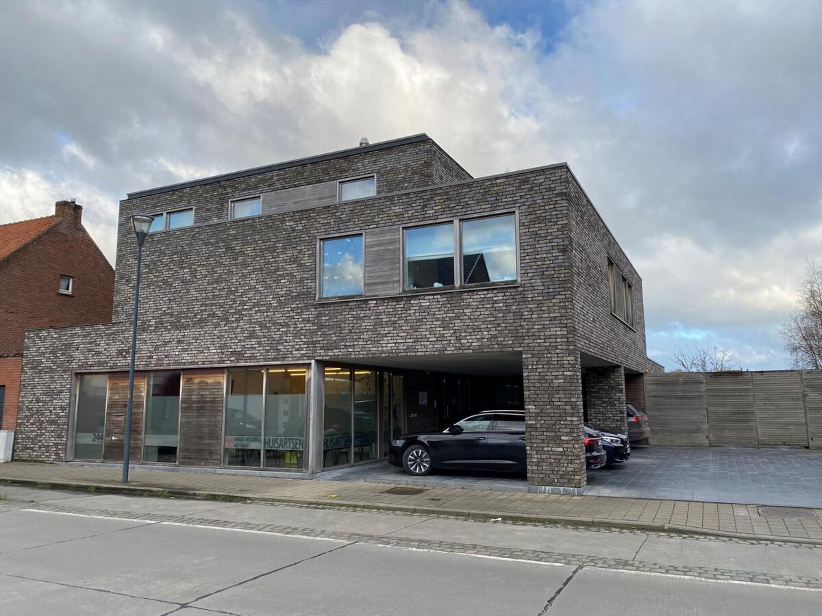 Ruim appartement met 3 slaapkamers en ruim terras 