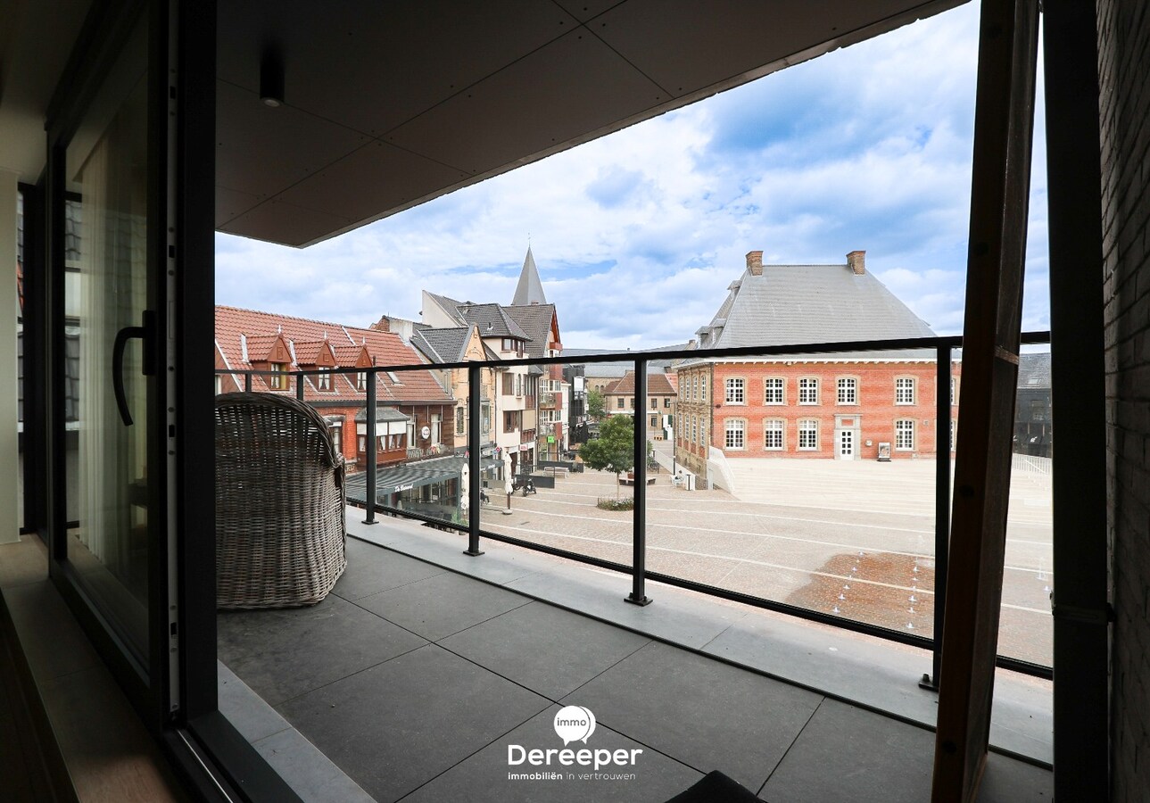 RUIM 3-SLAAPKAMERAPPARTEMENT MET 2 TERRASSEN EN UITZICHT OP DE MARKT VAN TORHOUT 