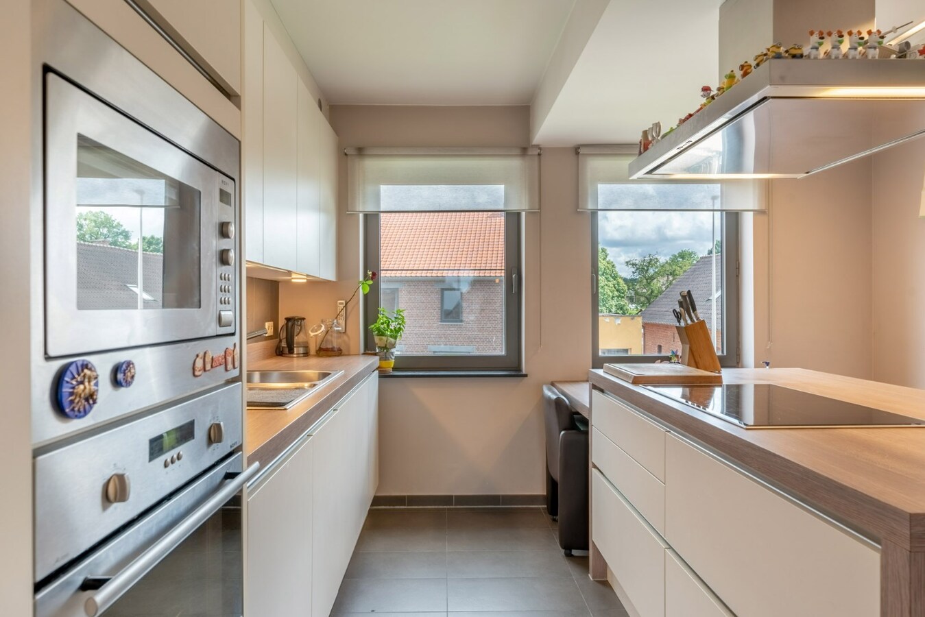 Luxe duplex appartement met 3 slaapkamers, bouwjaar 2008, 170m² bewoonbare oppervlakte. 