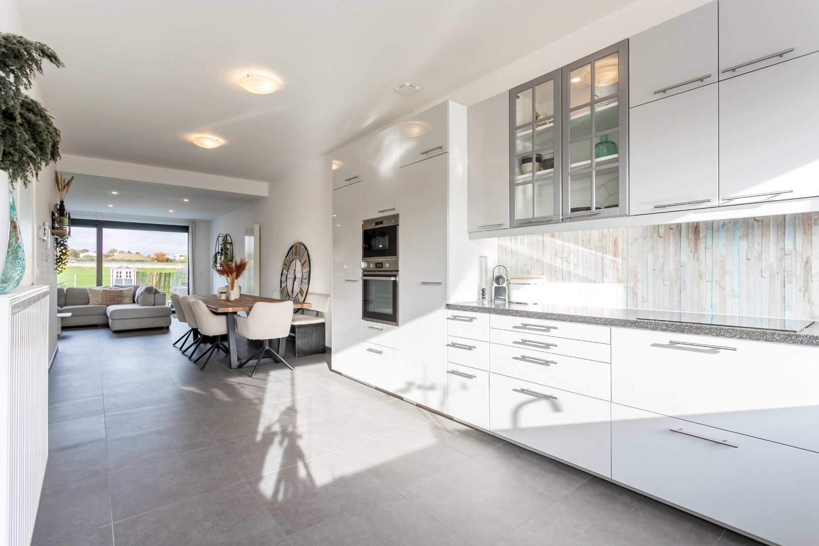 Instapklare woning met 4 slpk, tuin en parking 