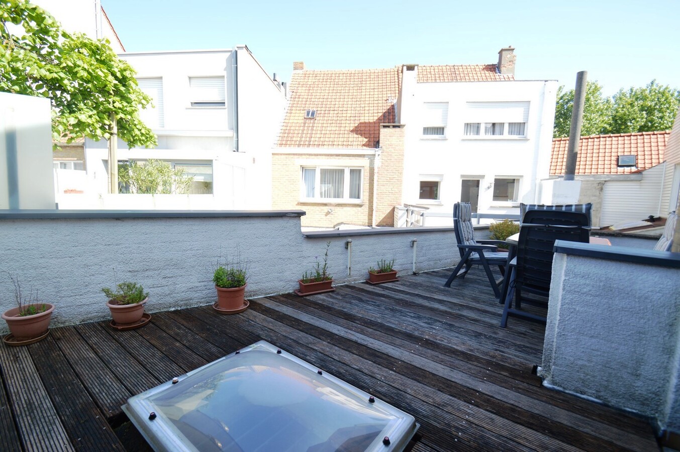 Volumineuze, lichtrijke bel-étage nabij het strand - Heist 