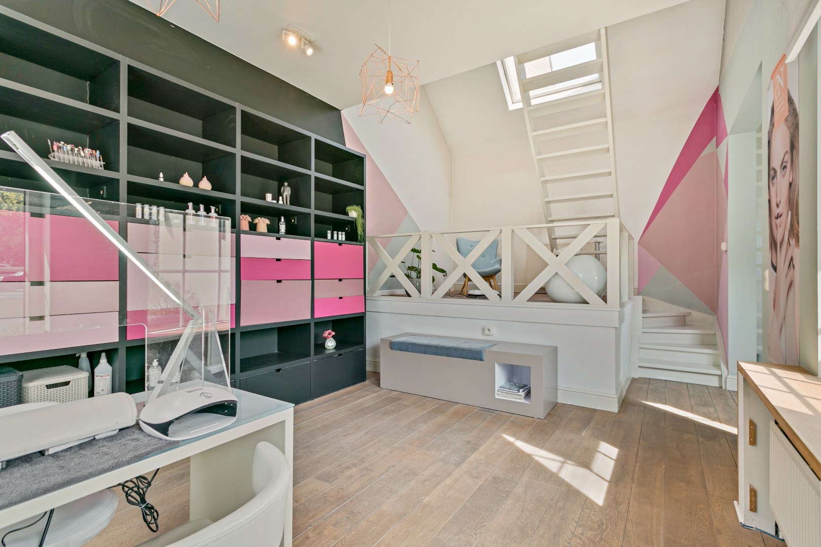 Handelspand met parkeermogelijkheid in het centrum van Bonheiden 