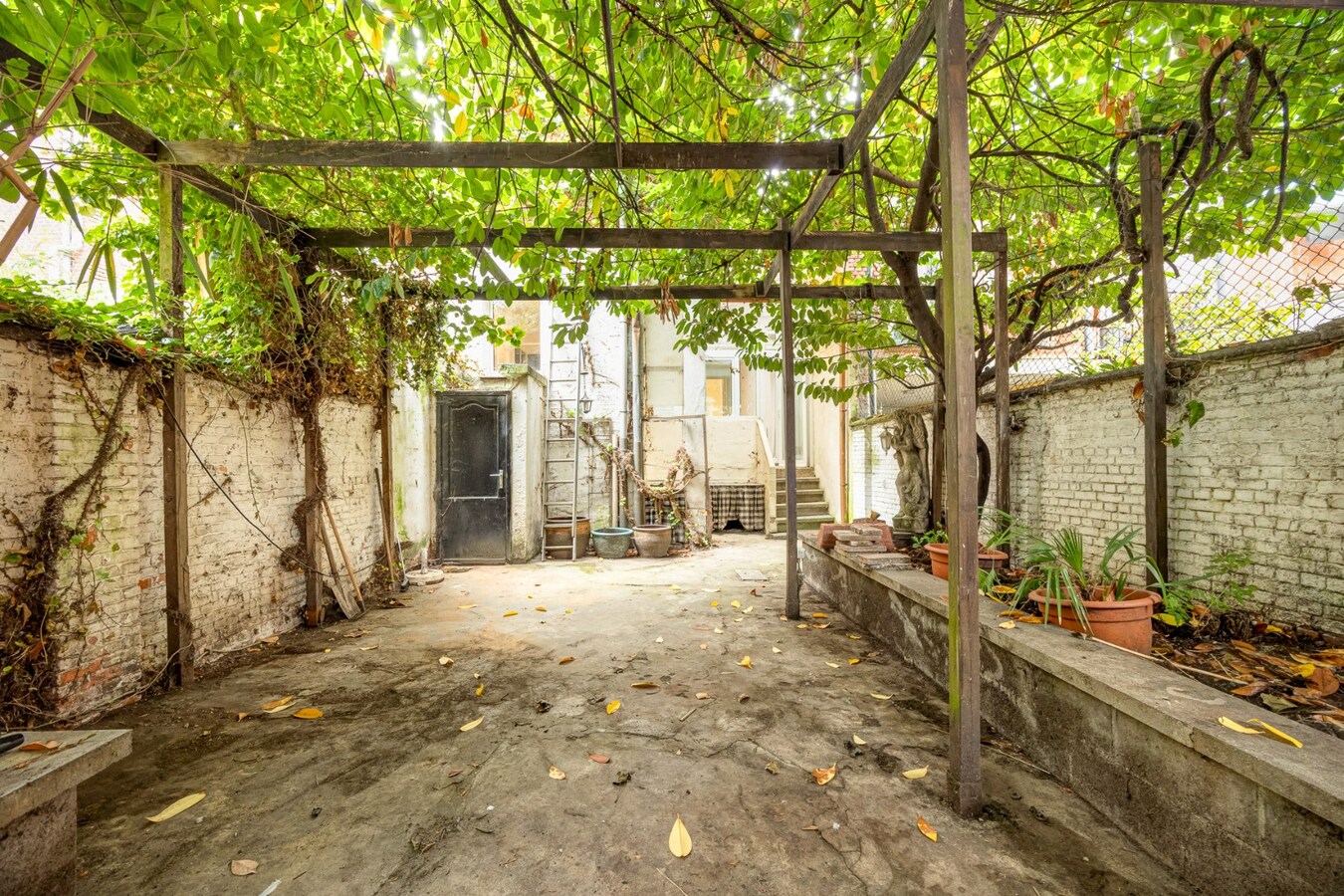 Opbrengsteigendom met 4 units en tuin te Antwerpen Centrum! 